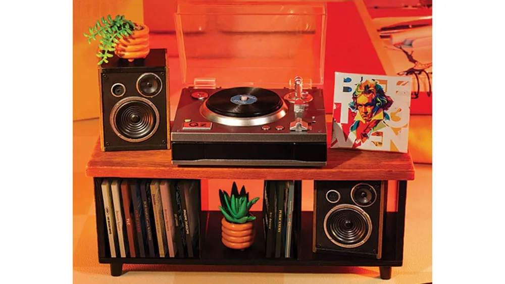 MGA’s Miniverse Real Music Record Player